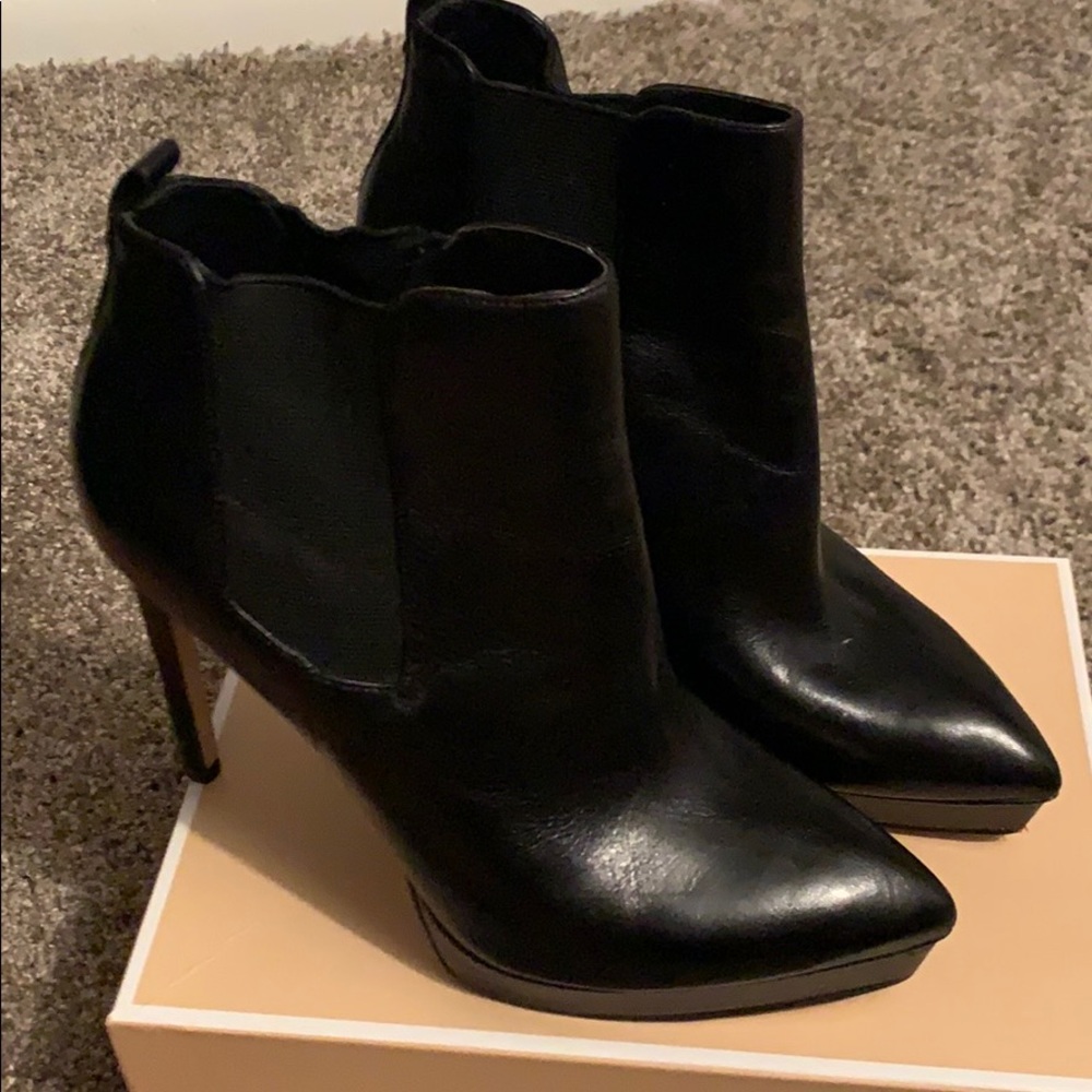 Micheal Kors Bootie